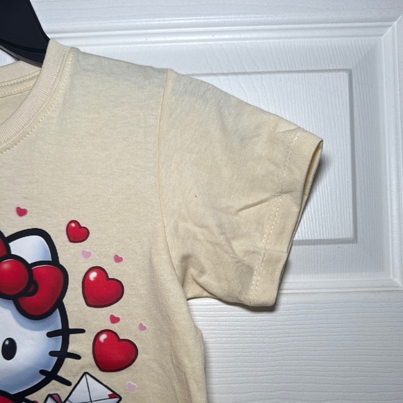 Hello Kitty Cream Red Short Sleeve Tee - Picture 4 of 6